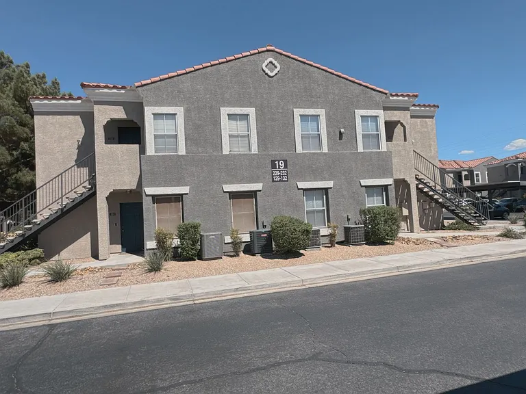 10245 S Maryland Pkwy #130 — Photo 16
