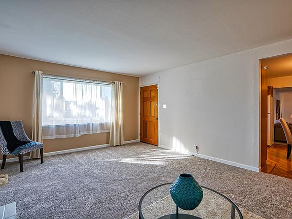 5th image of 3553 Cabrillo Ave