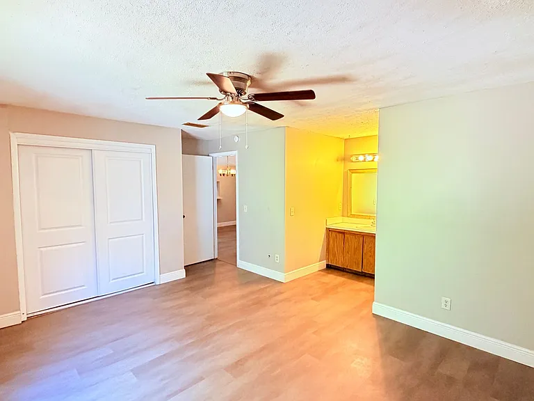 124 Clear Lake Cir — Photo 17