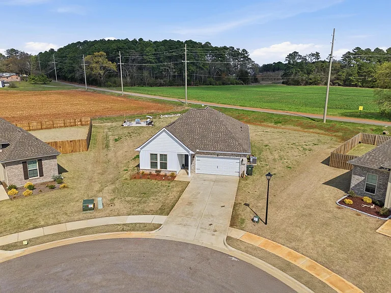 221 Willie Sanders Dr — Photo 3