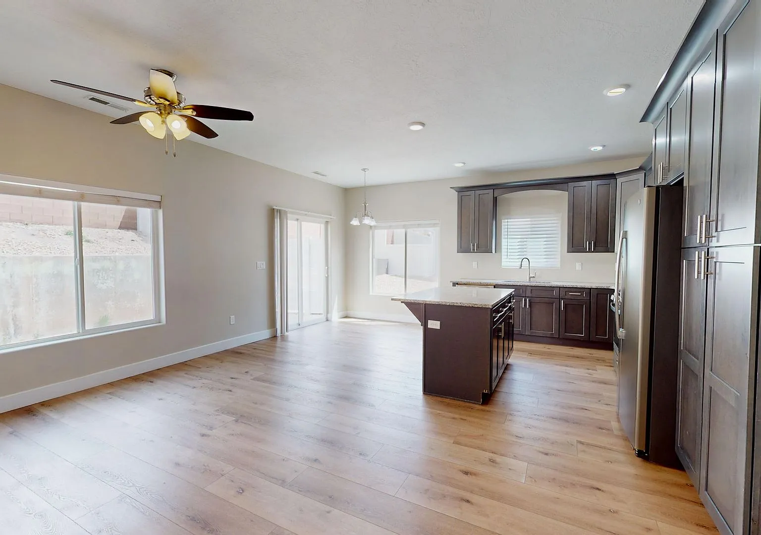 4 Bedroom Cedar Edge Townhome — Photo 3