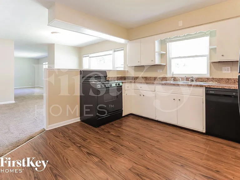 913 S Hugh St — Photo 7