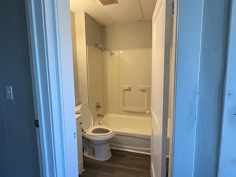 934 Alhambra Rd #2 — Photo 3