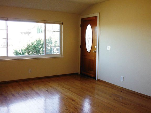 2nd image of 678 Braxton Dr
