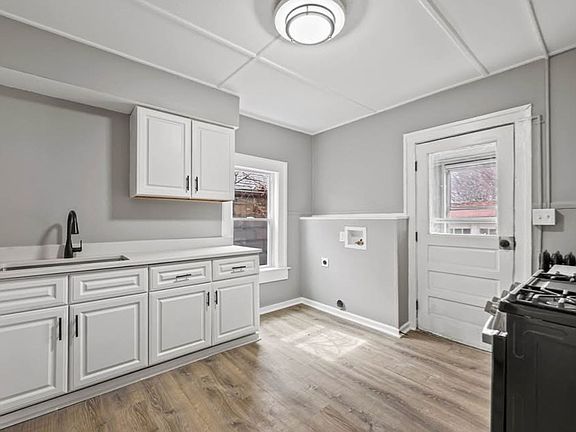 3rd image of 5-6 Monteleone Pl #0