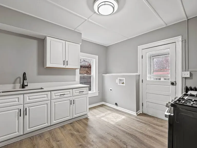 5-6 Monteleone Pl — Photo 2