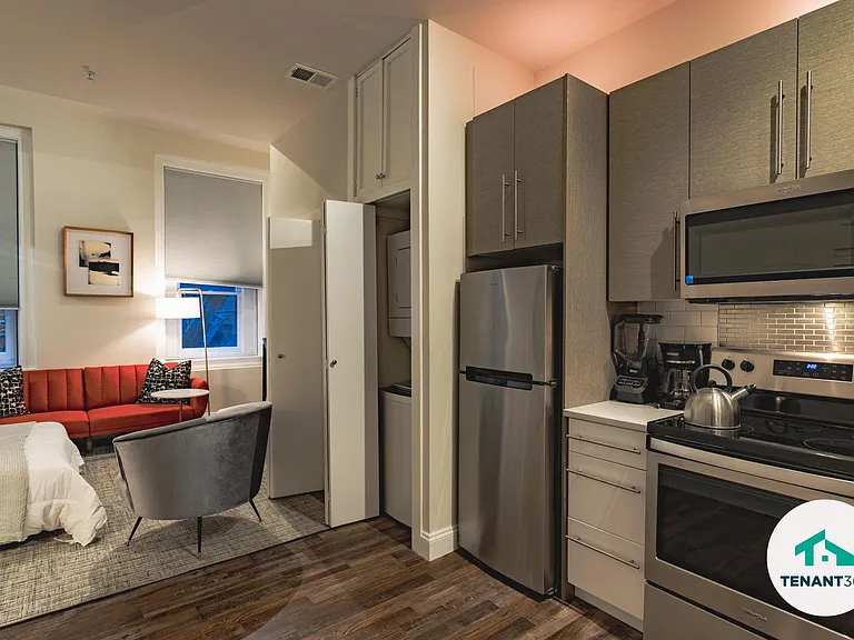 8 E Fayette St #204 — Photo 4