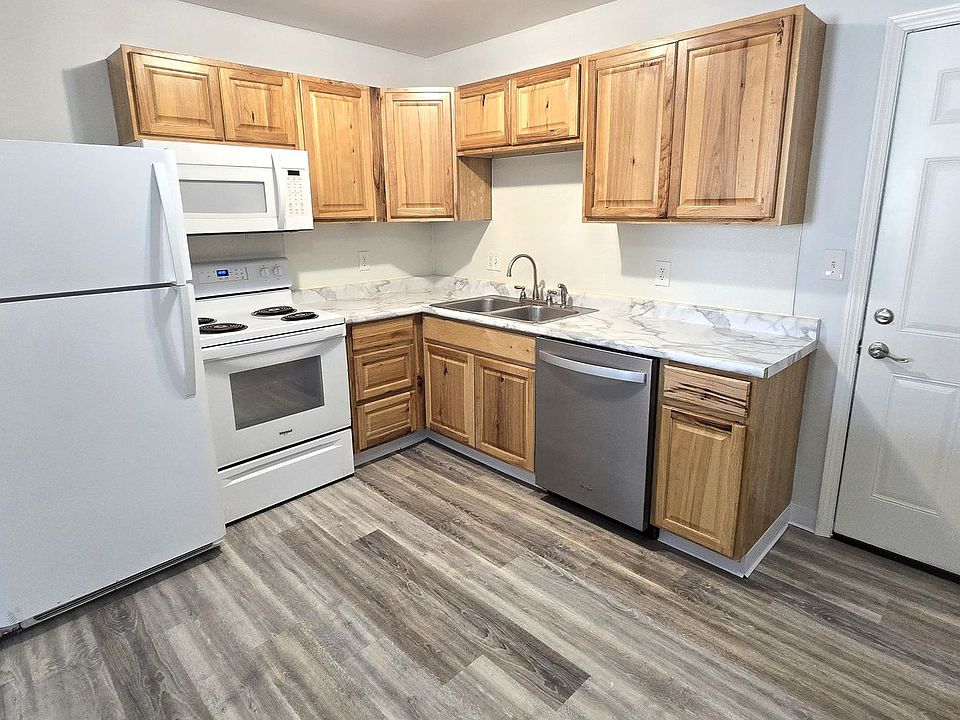 1st image of 704 Vivian St #3