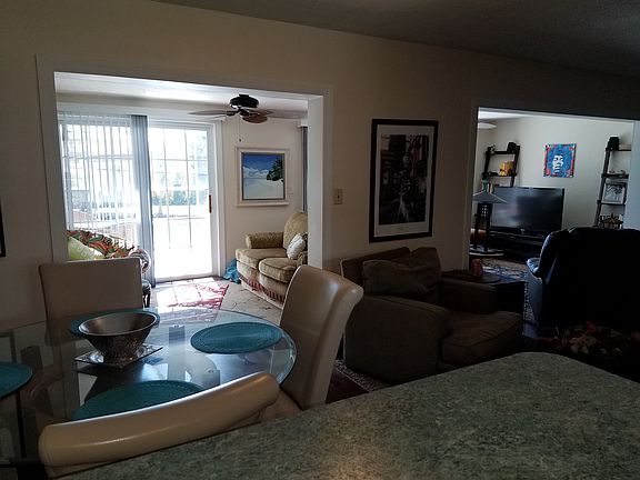 3rd image of 1215 Everglades Ave