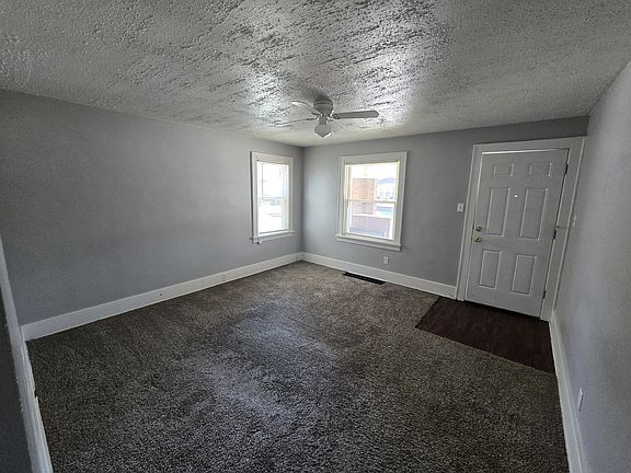2nd image of 131 Brighton Dr APT 1