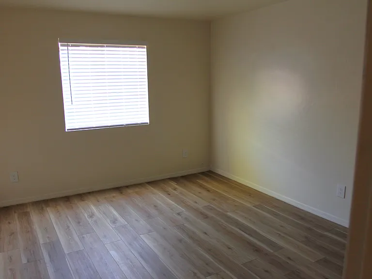 4340 E Lee St — Photo 9