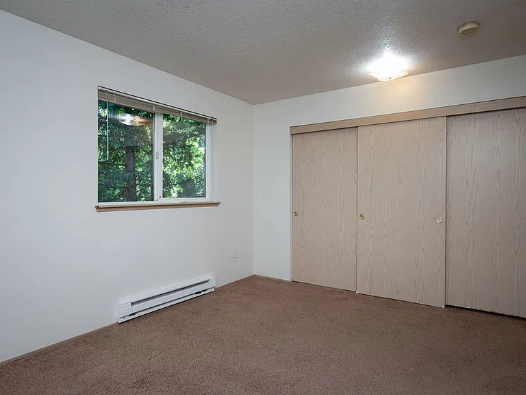 Tuxedo Park Apartments — Photo 32