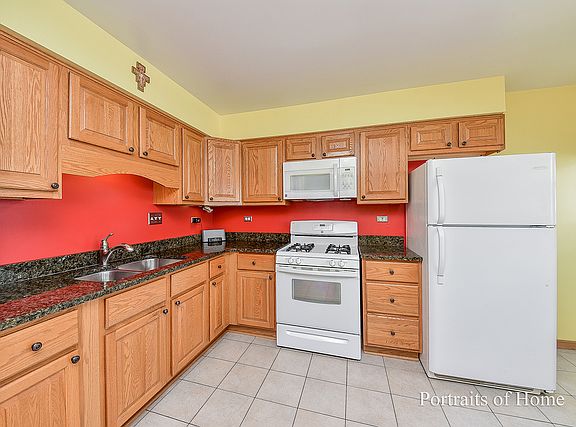 4th image of 3820 N Park St