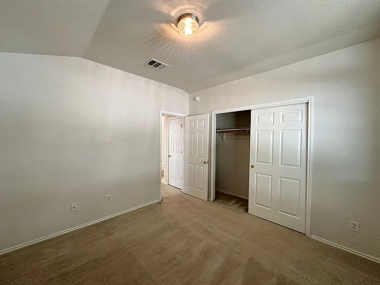 4700 Sydney Harbour Ct — Photo 40