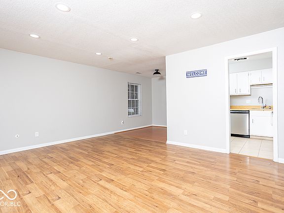 3rd image of 6072 Wingedfoot Ct