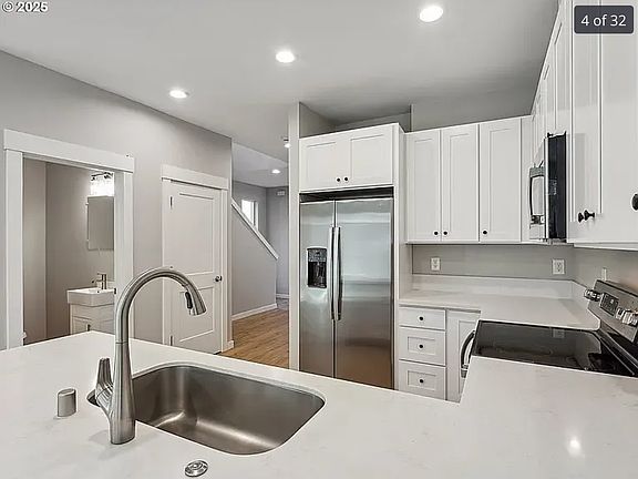 4th image of 2510 NE 53rd St