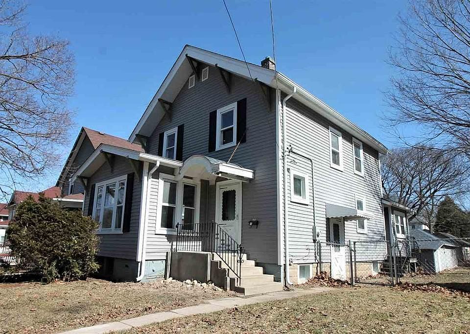 1st image of 123 N Chicago Ave