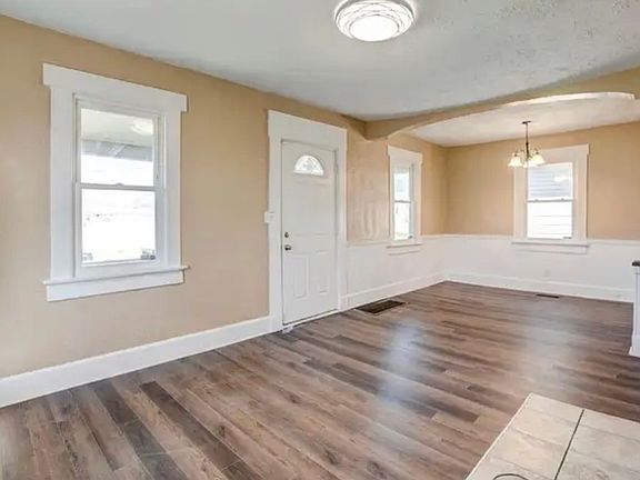 2nd image of 31 S Sherman Dr