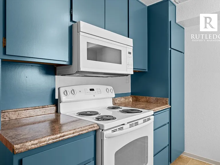 826 Bennett Ave #A-D — Photo 7