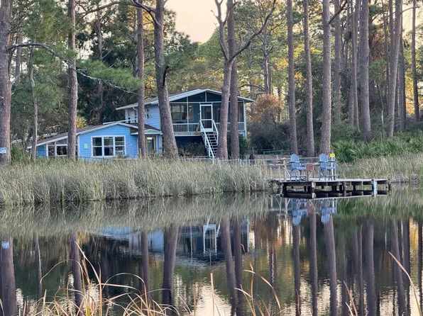55 Lakeview Dr, Panacea, FL 32346