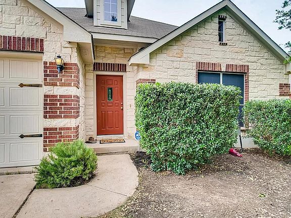 3rd image of 1305 Creek Bend Cv