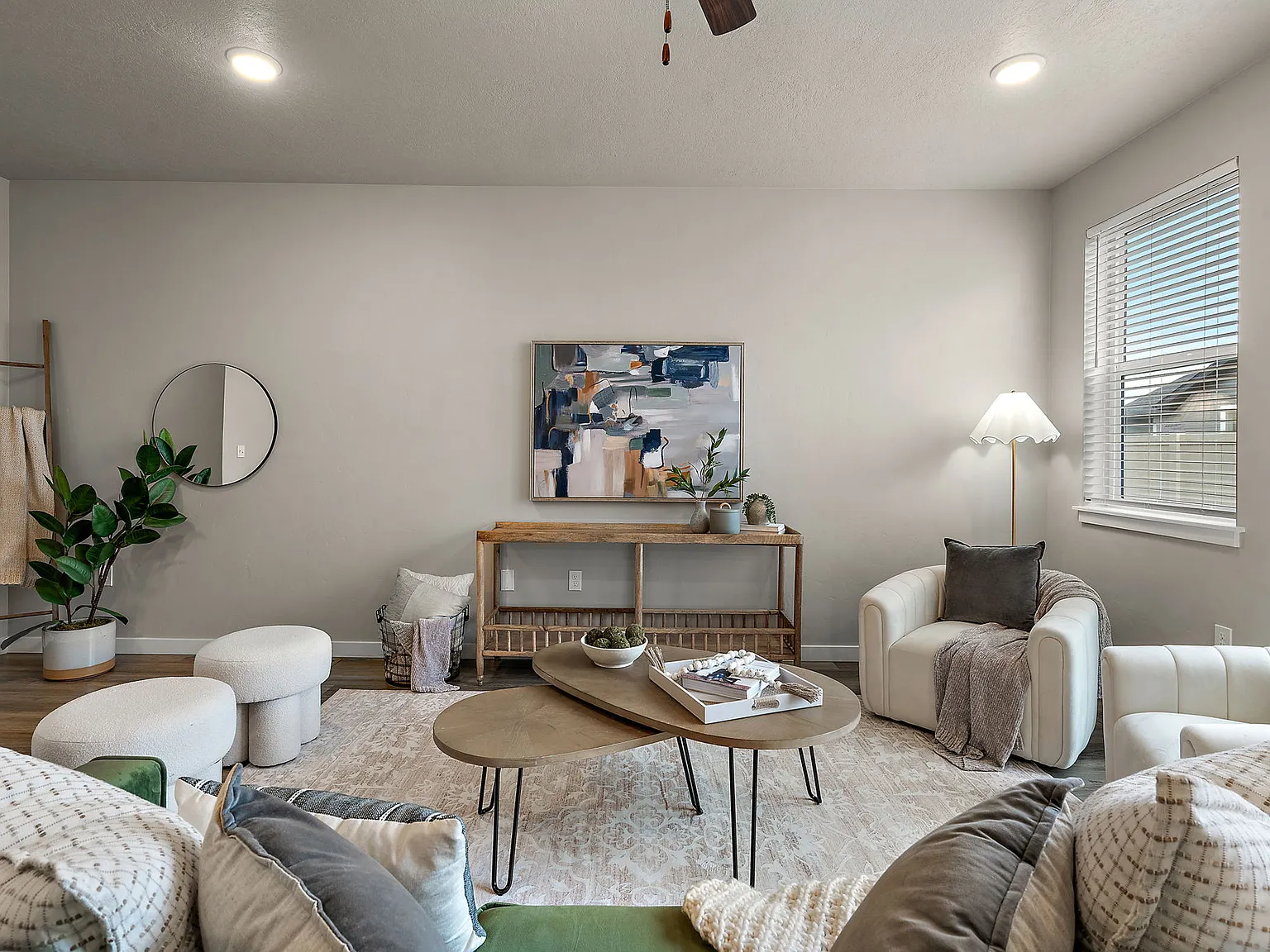 3 bed, 2.5 bath, 1656 sqft, $2,100 — Photo 3