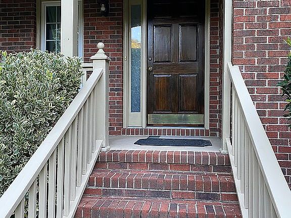 3rd image of 405 Lafayette Dr