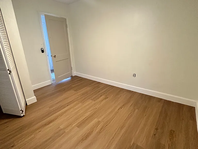 523 Shoreview Ave — Photo 11