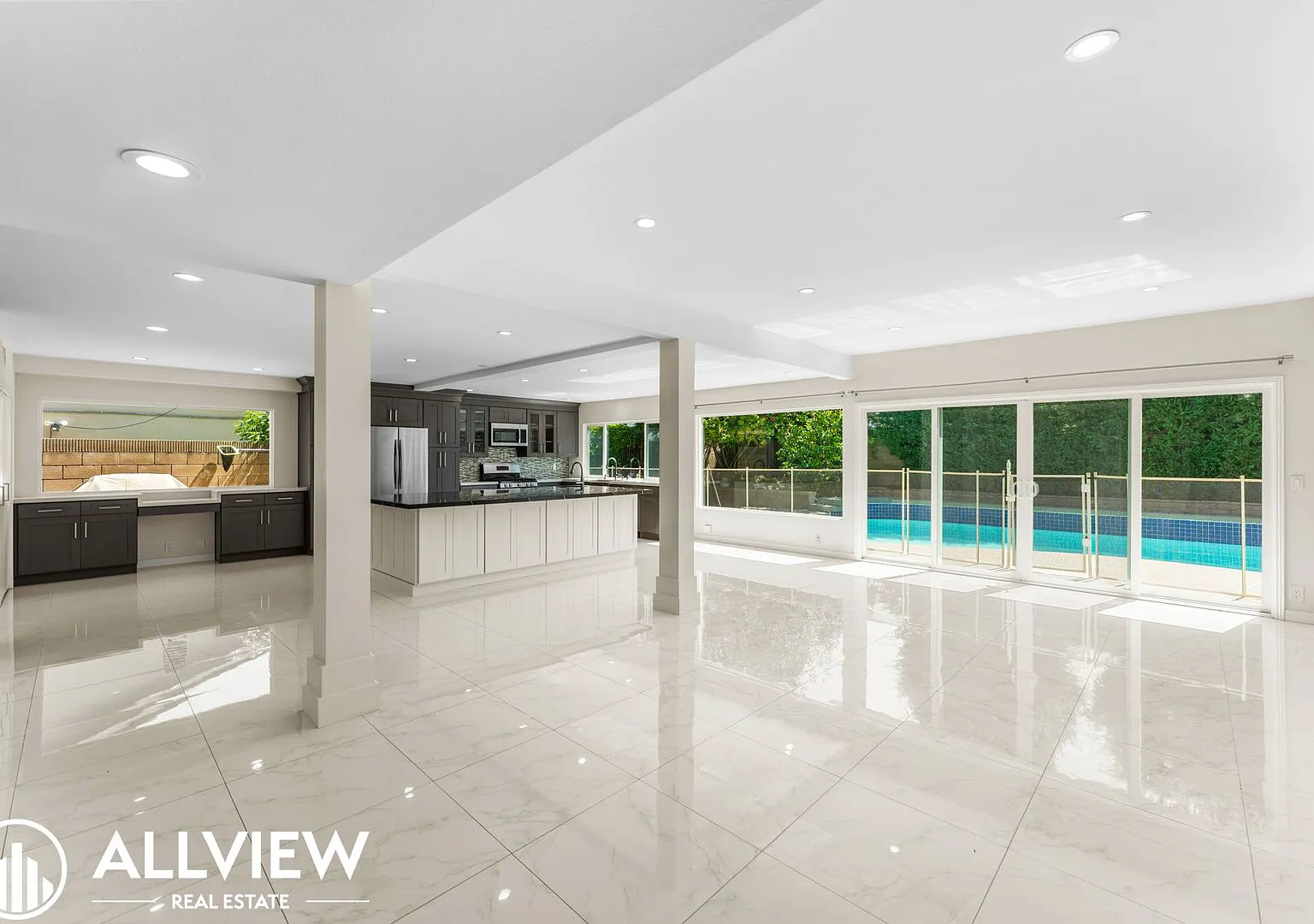 Stunning Irvine Home with Private Pool, Remodeled Chef's Kitchen & Solar! — Photo 4