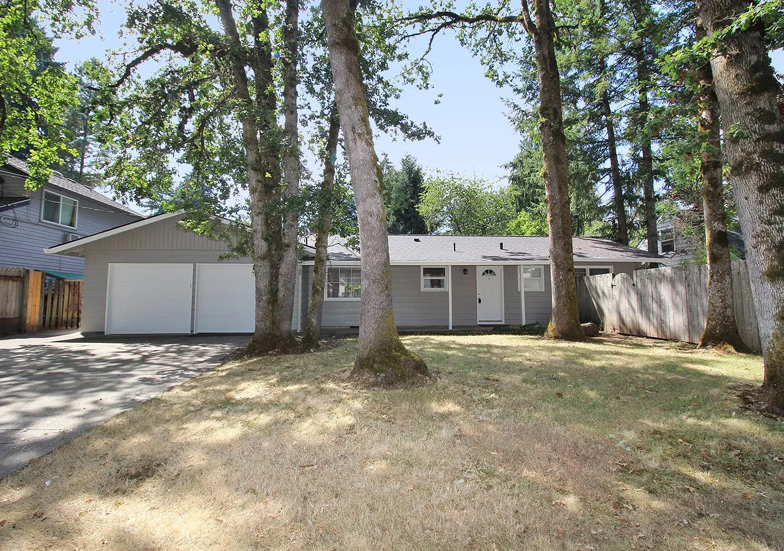 Ranch Style 3 Bedroom Home in Lake Oswego with Large Yard + Detached WorkShop — Photo 1
