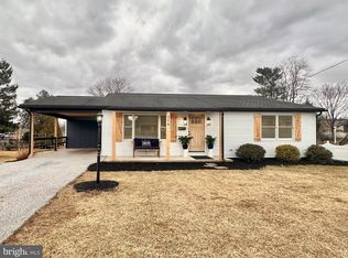 214 Barnett Ave, Waynesboro, PA 17268