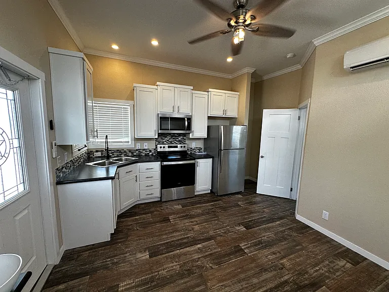 1321 Mack Rd #2 — Photo 8