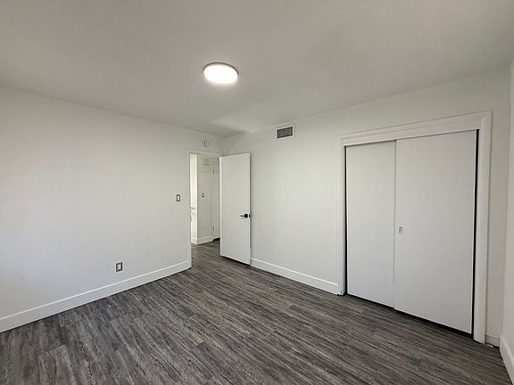 3rd image of 3733 NW 17th St