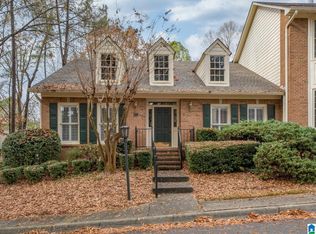901 Chestnut Oaks Cir, Birmingham, AL 35244