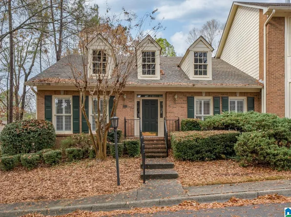 901 Chestnut Oaks Cir, Birmingham, AL 35244
