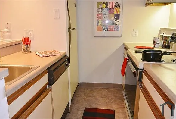 Studio, 540 sqft, $1,375 — Photo 3