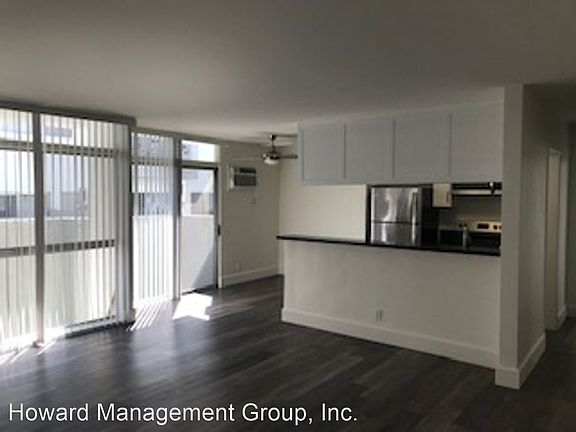4th image of 11942 Darlington Ave #2