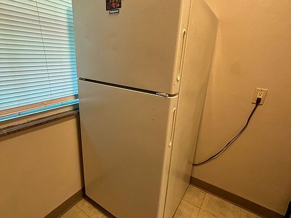 5th image of 775 Cooke Dr APT 4