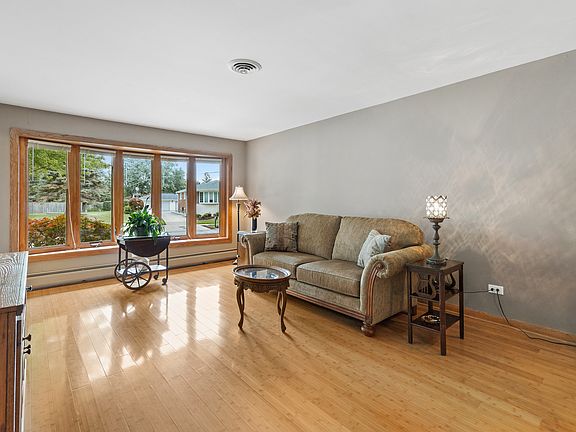 4th image of 8840 Nashville Ave