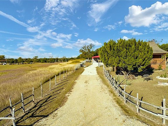 3rd image of 206 Woodhollow Dr