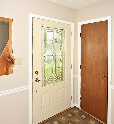 3rd image of 62 Old Trail Dr