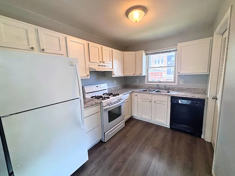 312 Stone Dr #D — Photo 4