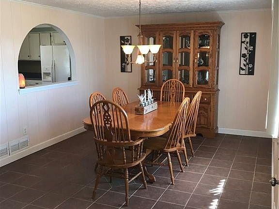 3rd image of 70 Craftwood Ln
