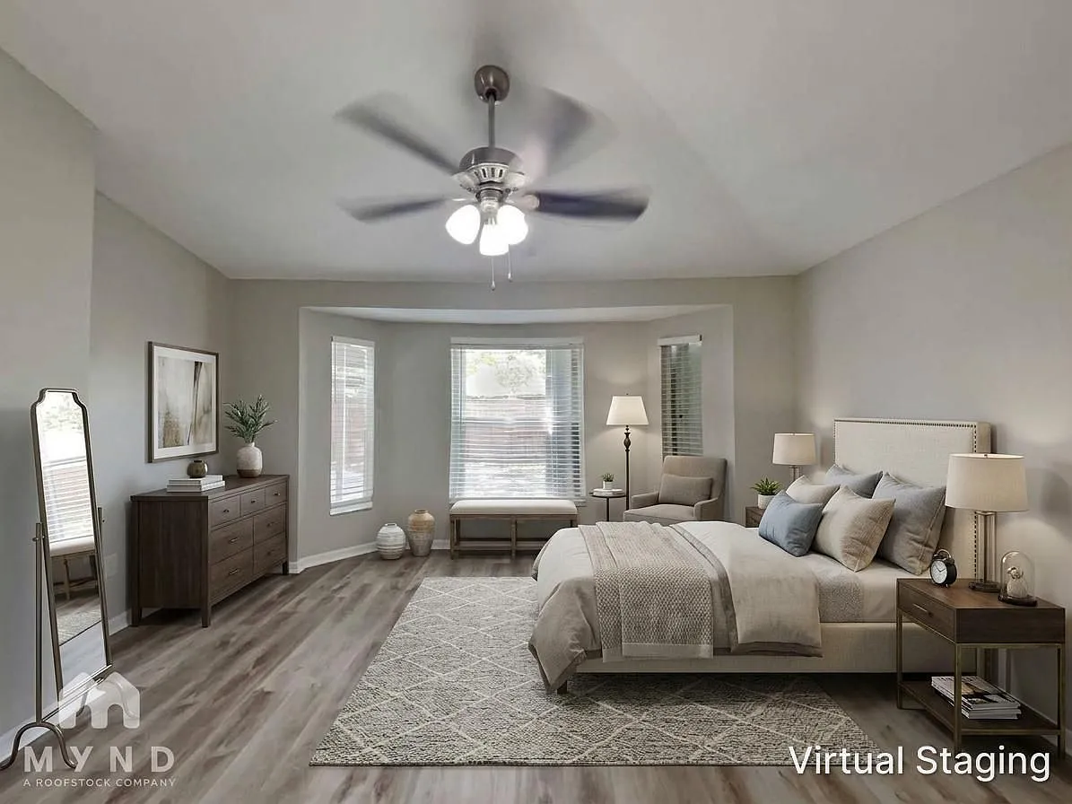3 bed, 2.0 bath, 1301 sqft, $2,079 — Photo 4