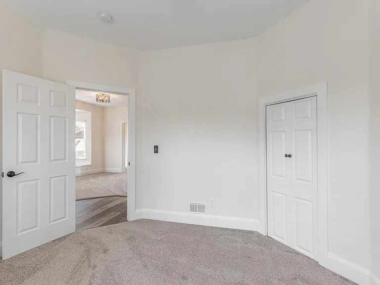 1144 SE 85th Ave — Photo 4