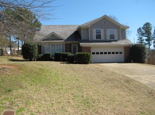 215 Sweetbriar Ln, Prattville, AL 36067