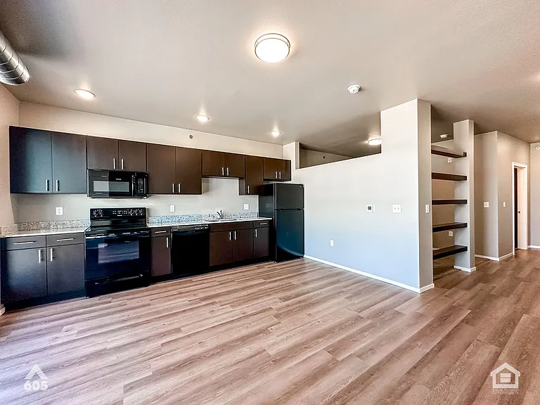 University Hills Village — Photo 144