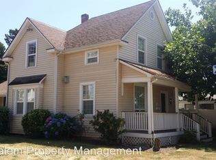 814 N Center St, Newberg, OR 97132