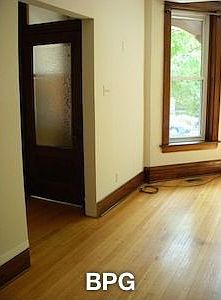 1st image of 624 W Oakdale Ave APT 1