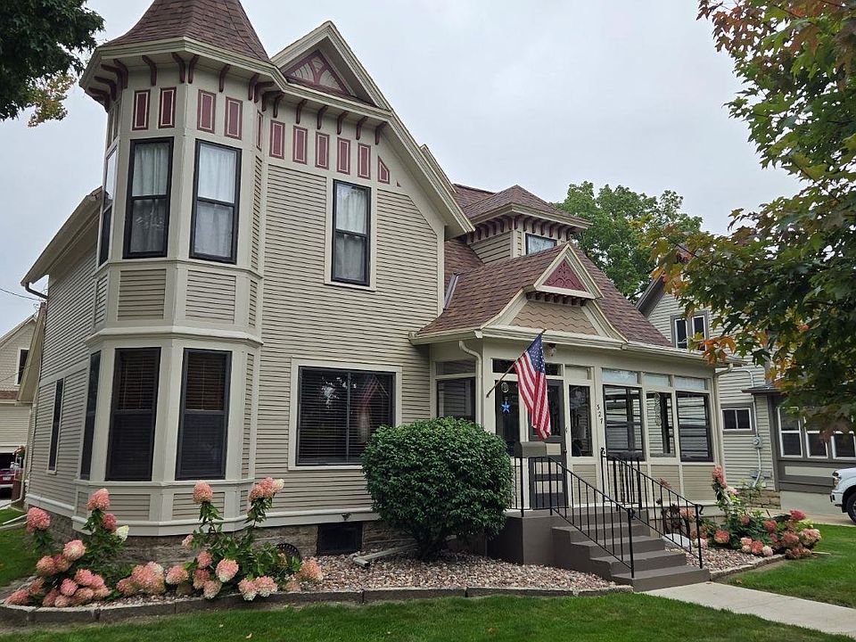 1st image of 327 Carrington St